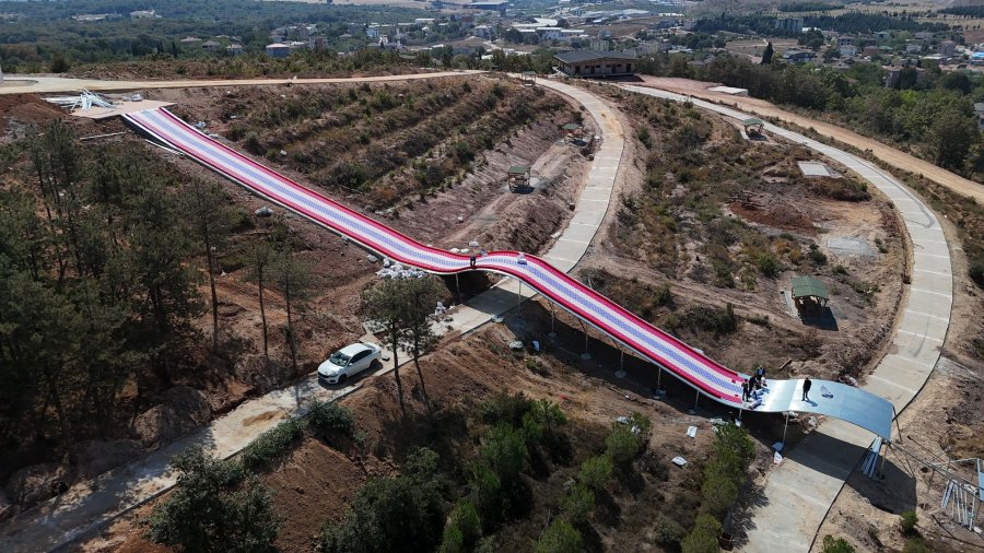 Gebze, Mor-Beyaz Dev Kaydırakla Eğlencenin Merkezi Olacak