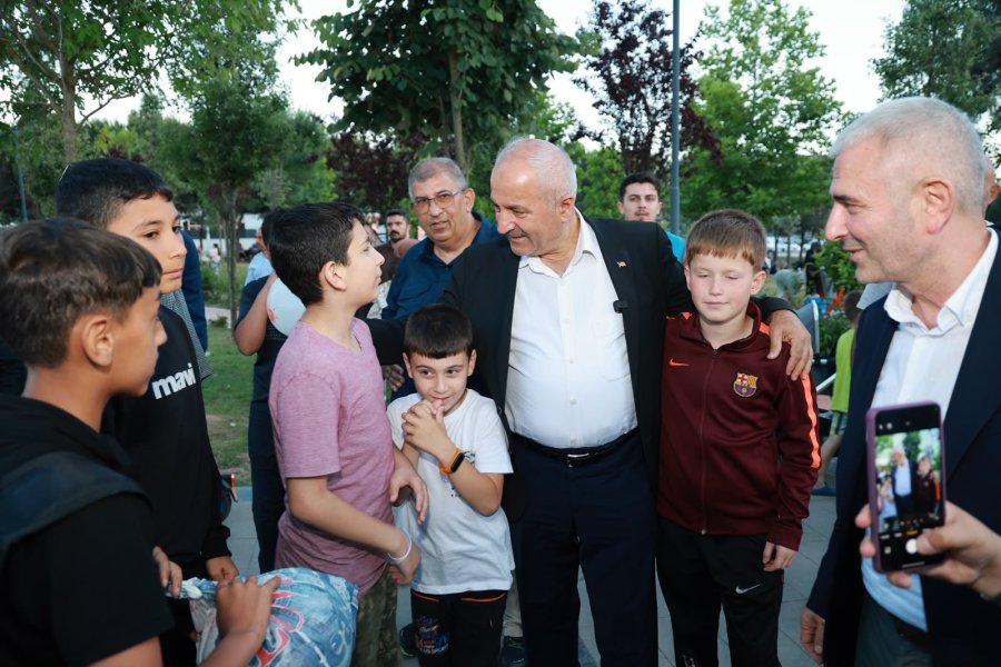 “Vatandaş Soruyor, Başkan Cevaplıyor” Programı Gebze Millet Bahçesi’nde Gerçekleştirildi