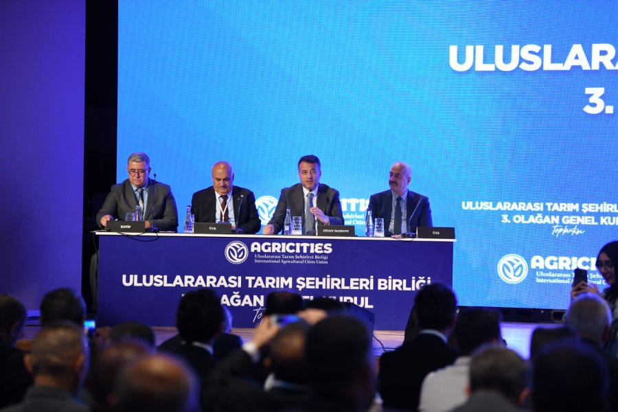 Gebze Belediye Başkanı Zinnur Büyükgöz, AGRİCİTİES Denetim Kurulu Başkanlığına Seçildi