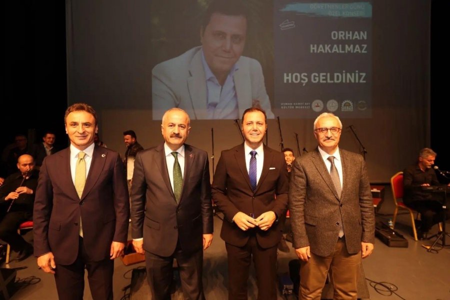 Orhan Hakalmaz türkülerini  Gebzeli Öğretmenlere Söyledi