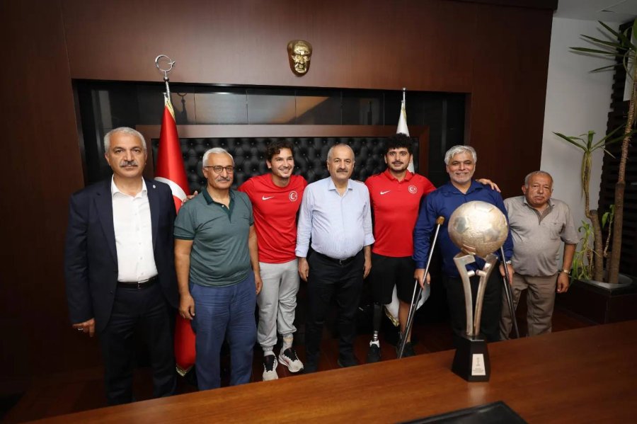 Gebze Meydanda Milli Takım Coşkusu