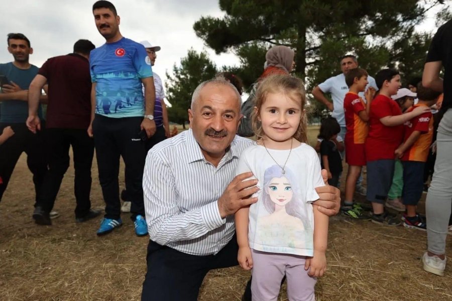 Başkan Büyükgöz mesai arkadaşlarını piknikte ağırladı