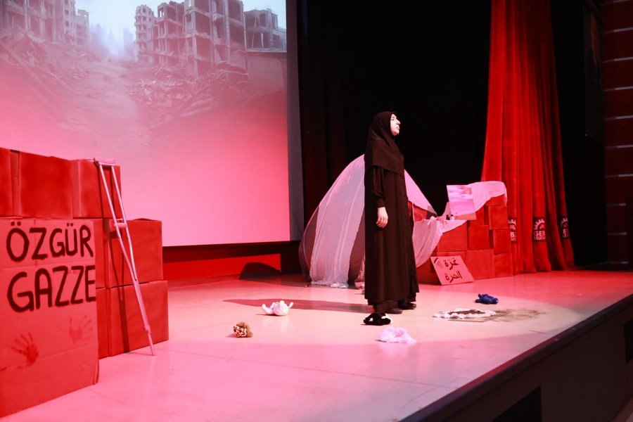 GKM’de “Gazze’nin Kadınları” Ayakta Alkışlandı