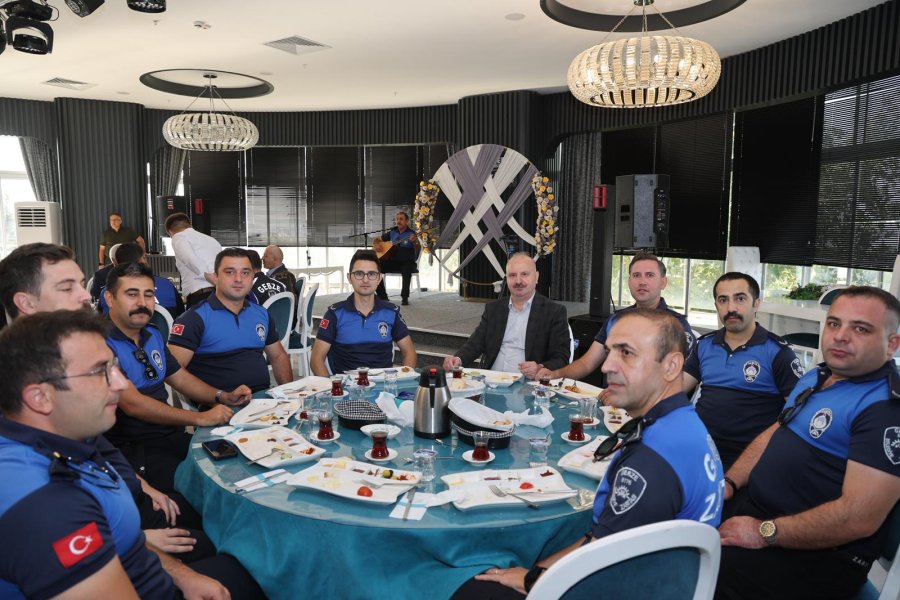 Başkan Büyükgöz Zabıta Personeliyle Buluştu