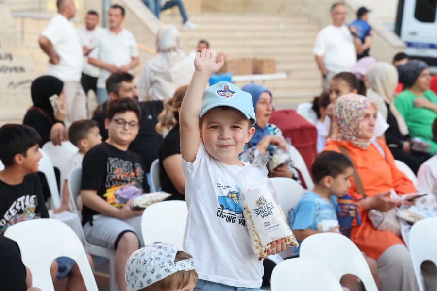 Köşklüçeşme'de Açık Hava Sinema Keyfi