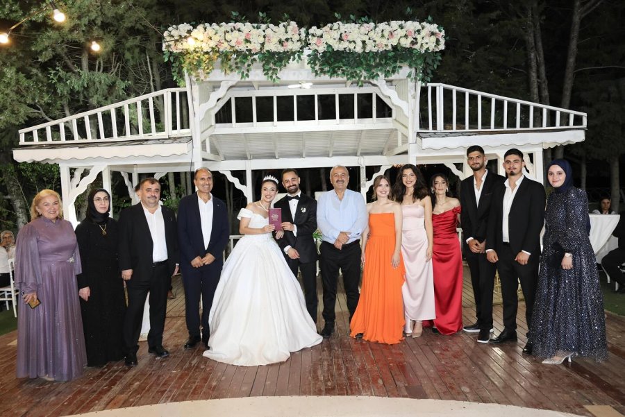 Başkan Büyükgöz Mutlu Günlerinde  Hemşerilerinin Yanında