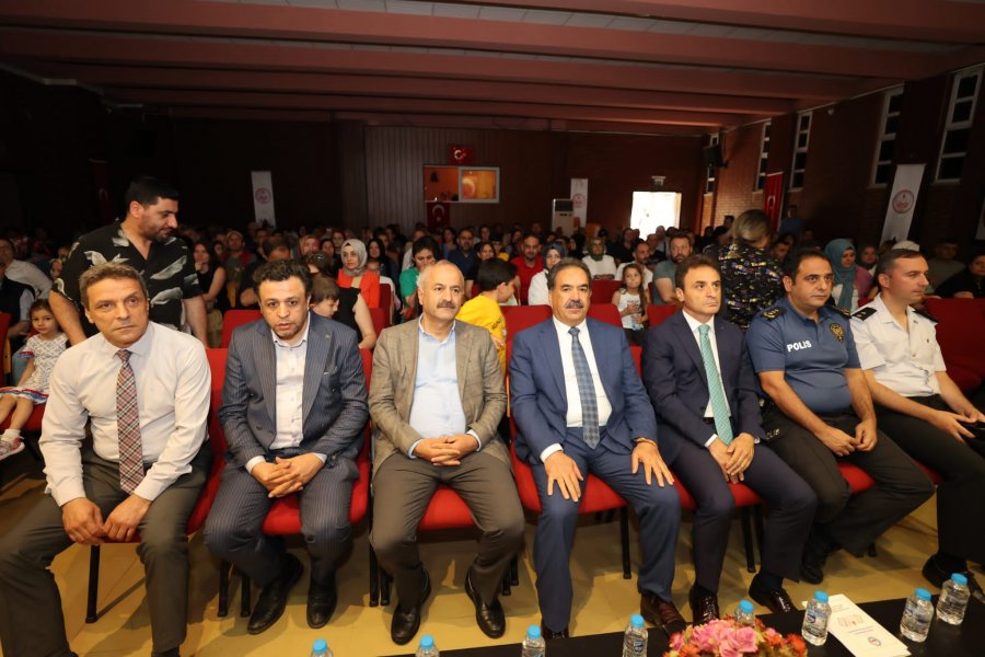 Gebzeli Öğrencilere Karneler Protokolden