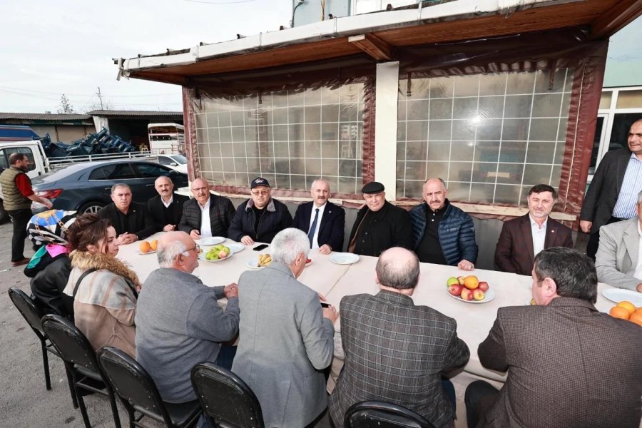 Başkan Büyükgöz Hal Esnafına Konuk Oldu