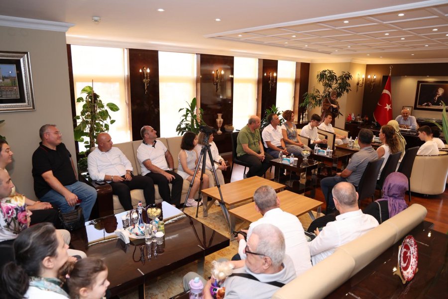 Başkan Büyükgöz LGS Birincilerini Ağırladı