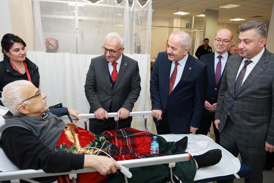 Başkan Büyükgöz, Bayram Öncesi Kamu Personelini Ziyaret Etti