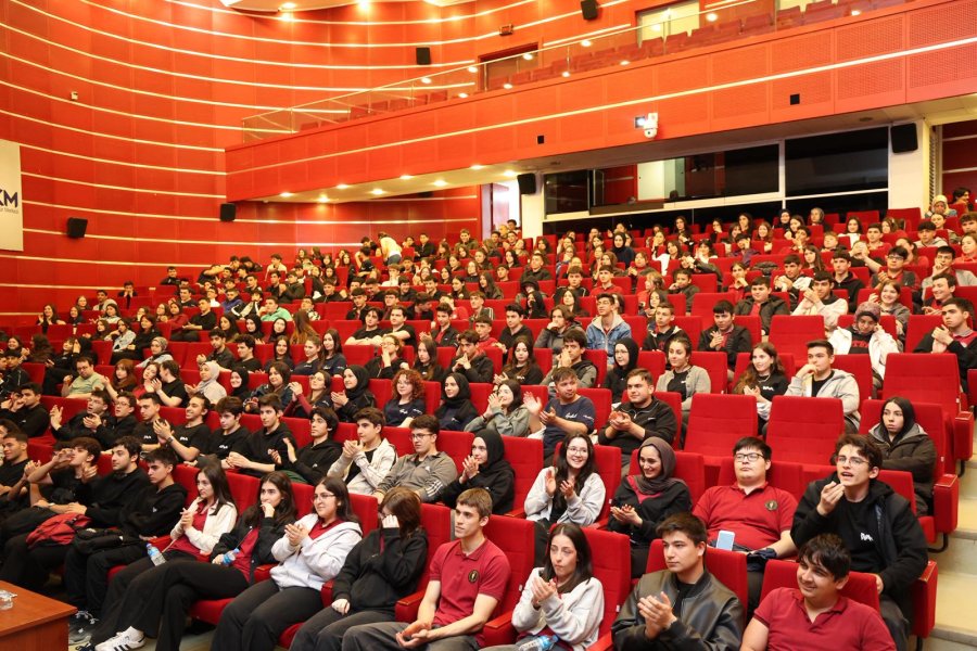 GKM’de Sınav Maratonuna Hazırlanan Öğrencilere Özel Söyleşi