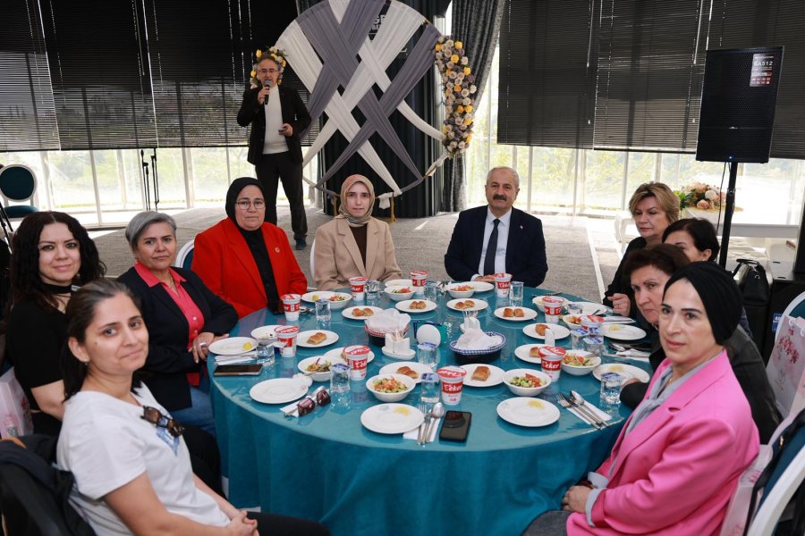 Gebze Belediyesi Kadın Muhtarları Ağırladı