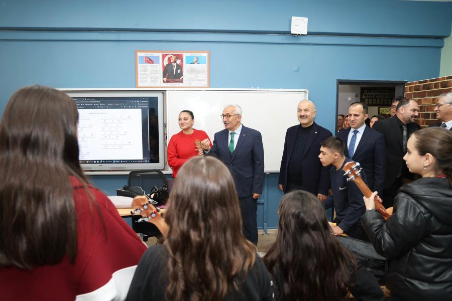Başkan Büyükgöz ve Kaymakam Özyiğit’ten Okullara Ziyaret