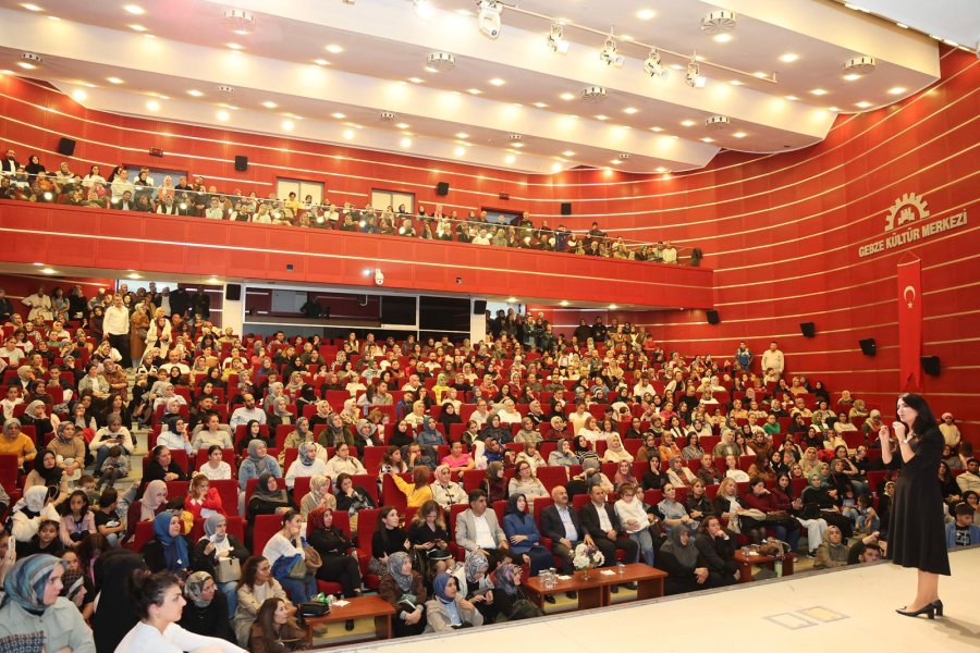 Gebze Okur Projesinde Dilek Cesur Söyleşisi Yoğun İlgi Gördü