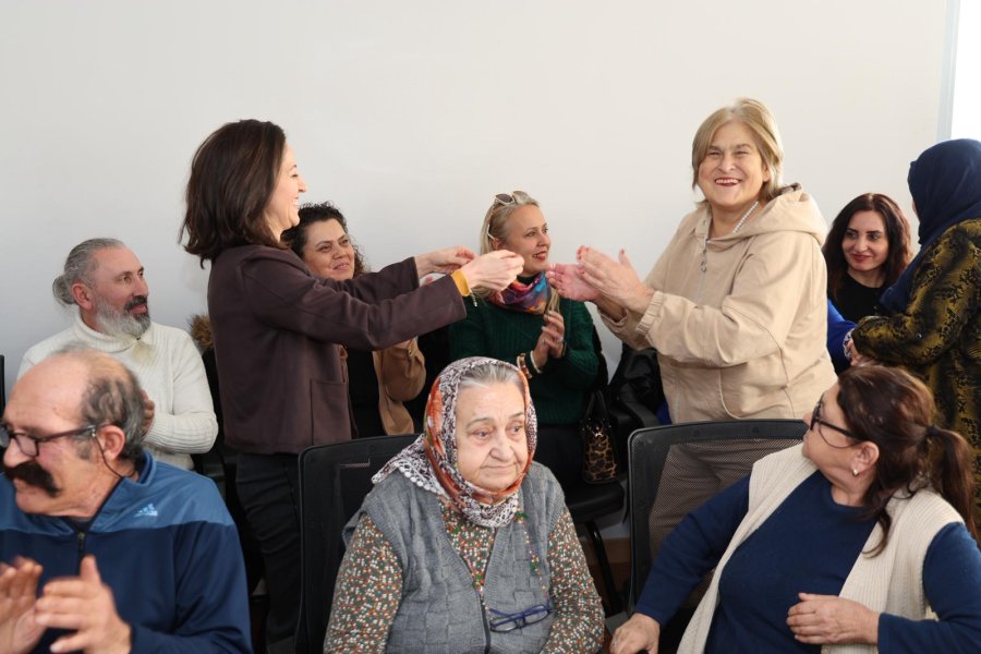 BAŞKAN BÜYÜKGÖZ’DEN HUZUREVİ SAKİNLERİNE MORAL ZİYARETİ