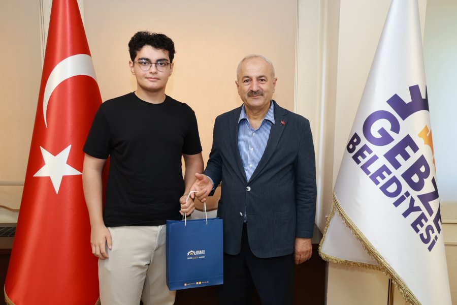 Başkan Büyükgöz, Gebze’nin YKS Şampiyonlarını Ağırladı