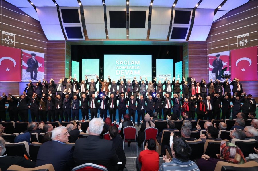 Görkemli ve Coşkulu Seçim Beyannamesi Sunumu