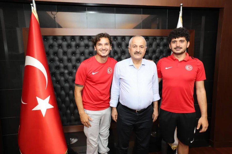 Gebze Meydanda Milli Takım Coşkusu