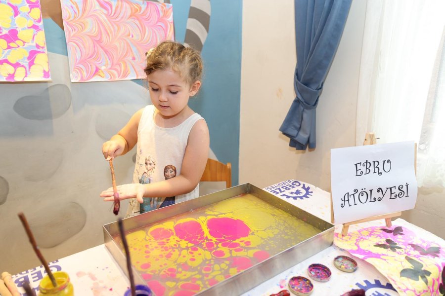 Başkan Amcalarından Miniklere Sürpriz Ziyaret