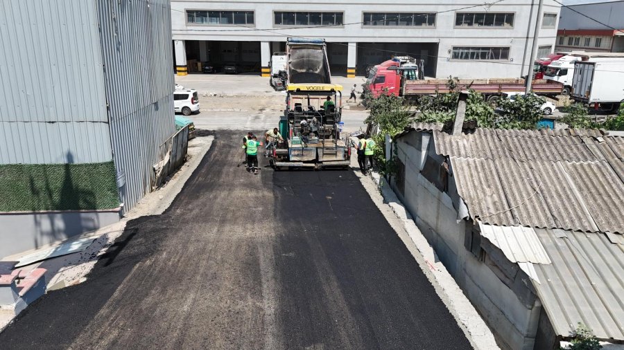 Fen İşleri Asfalt Çalışmalarını Aralıksız Sürdürüyor