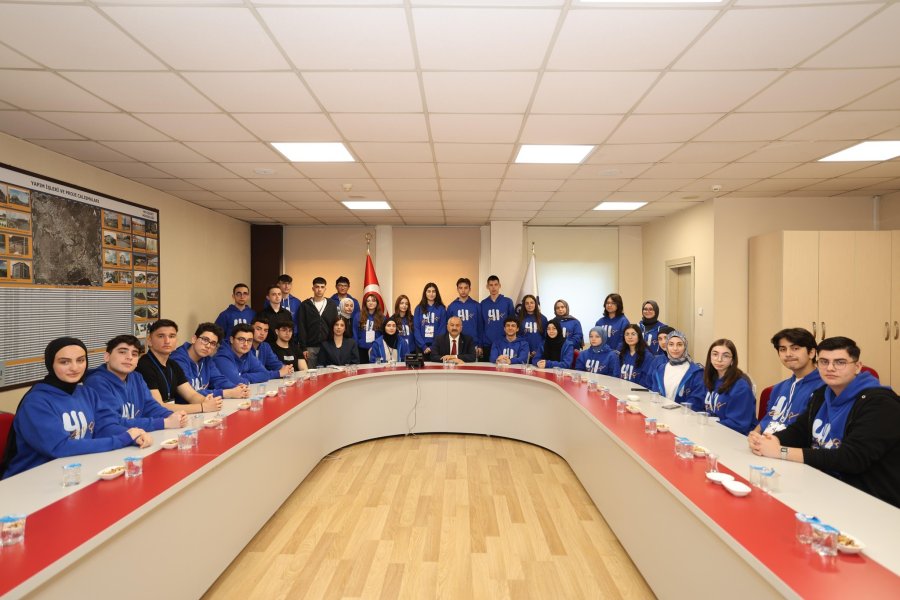41 Genç’i başarılı öğrencileri  Başkan Büyükgöz’e konuk oldu