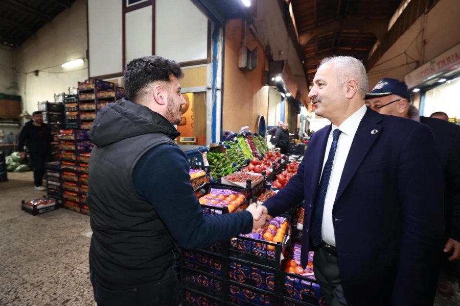 Başkan Büyükgöz Hal Esnafına Konuk Oldu