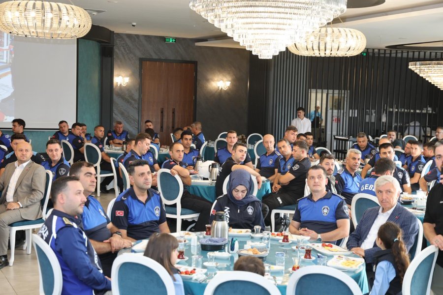 Başkan Büyükgöz Zabıta Personeliyle Buluştu