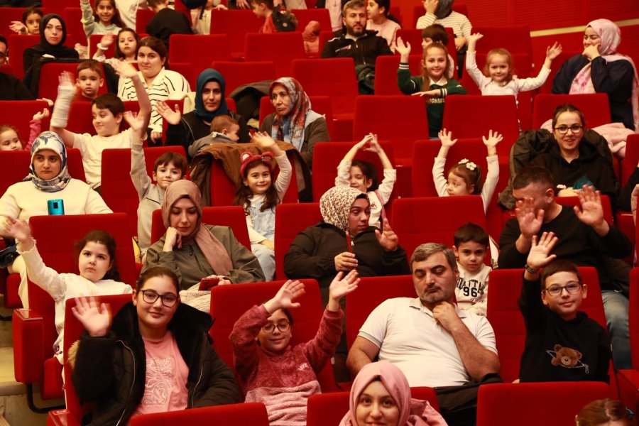 Başkan Büyükgöz’den Minik Sinemaseverlere Sürpriz