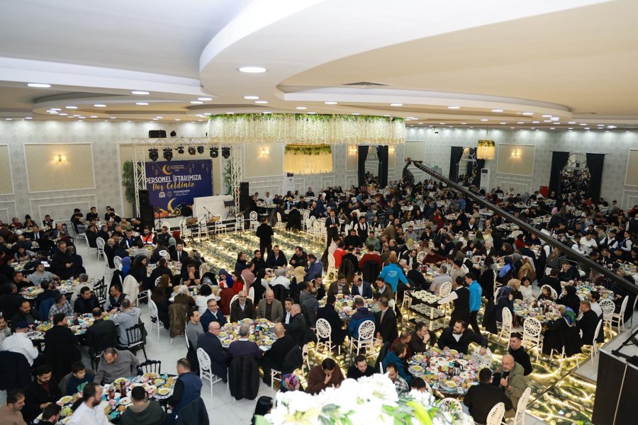 GEBZE BELEDİYESİ PERSONELİ İFTAR PROGRAMINDA BİR ARAYA GELDİ