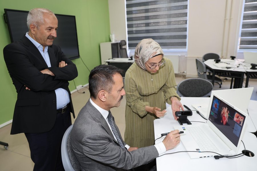 Başkan Büyükgöz Vali Aktaş’a projelerini yerinde tanıttı