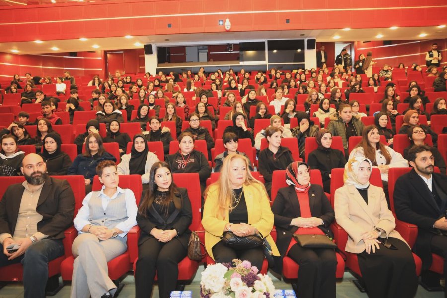 Gebzeli Kadın Girişimciler  Başarılarını Gençlerle Paylaştı