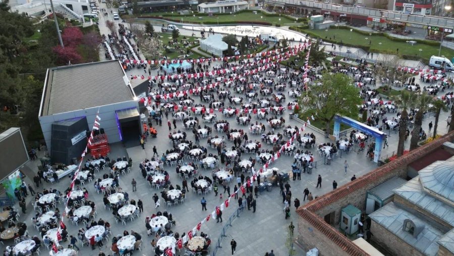 Gebze’de On Binleri Buluşturan İftar Programı