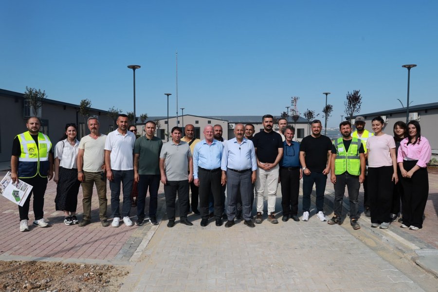 Başkan Büyükgöz Geçici Kaymakamlık Hizmet Binasında İncelemelerde Bulundu
