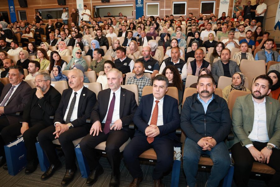 “Sarsıldık Sarıldık” Hatırat Takdimi Programı Yoğun Katılımla Gerçekleşti