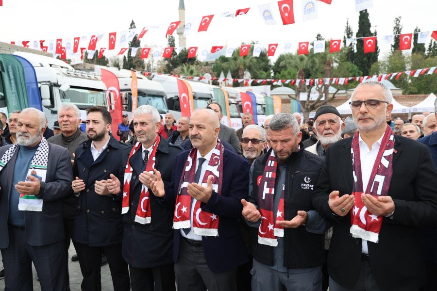 Gebzeden Sudana 10 Tırlık Kardeşlik Köprüsü: İnsani Yardım Konvoyu Dualarla Uğurlandı