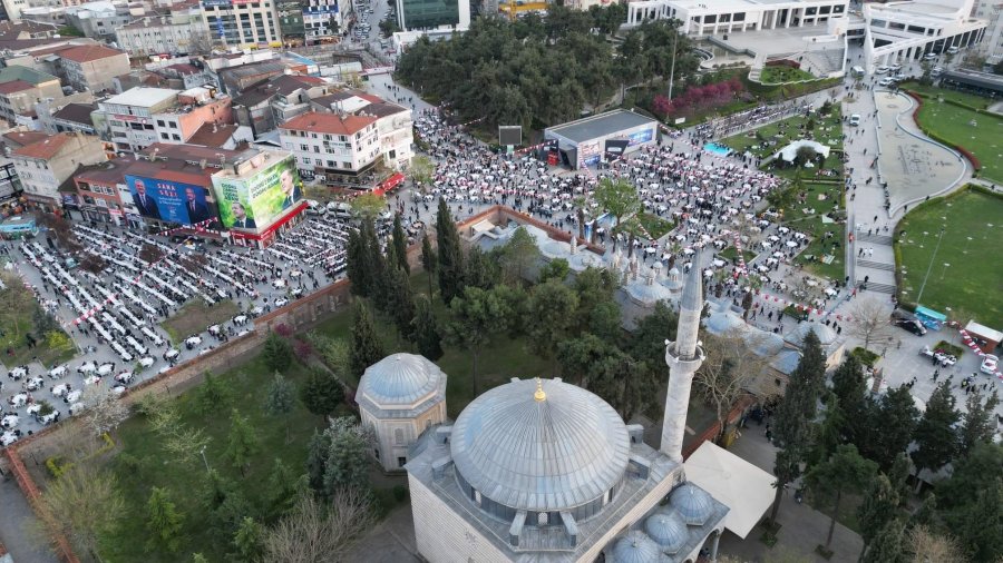 Gebze’de On Binleri Buluşturan İftar Programı