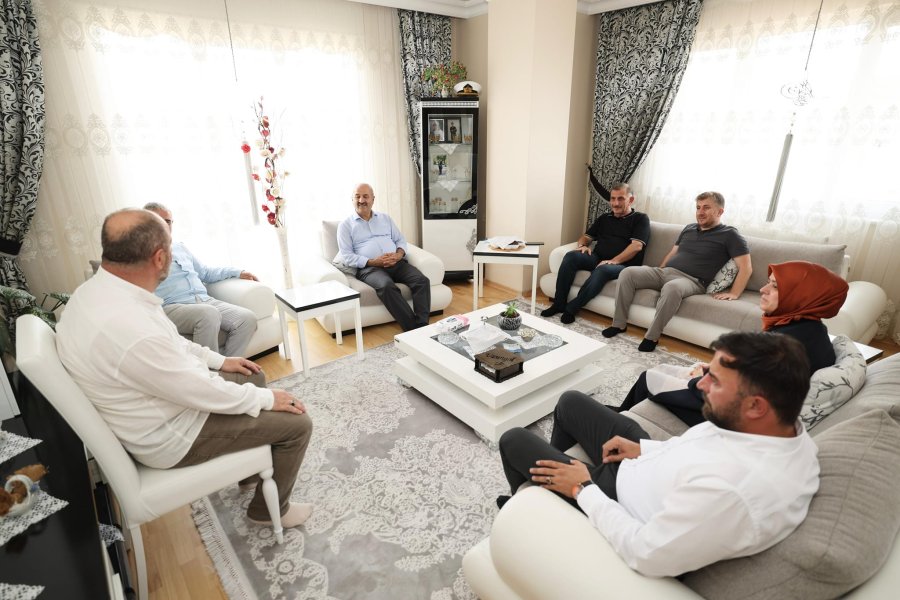 Başkan Büyükgöz’den  Gebzeli Hacılara Ziyaret