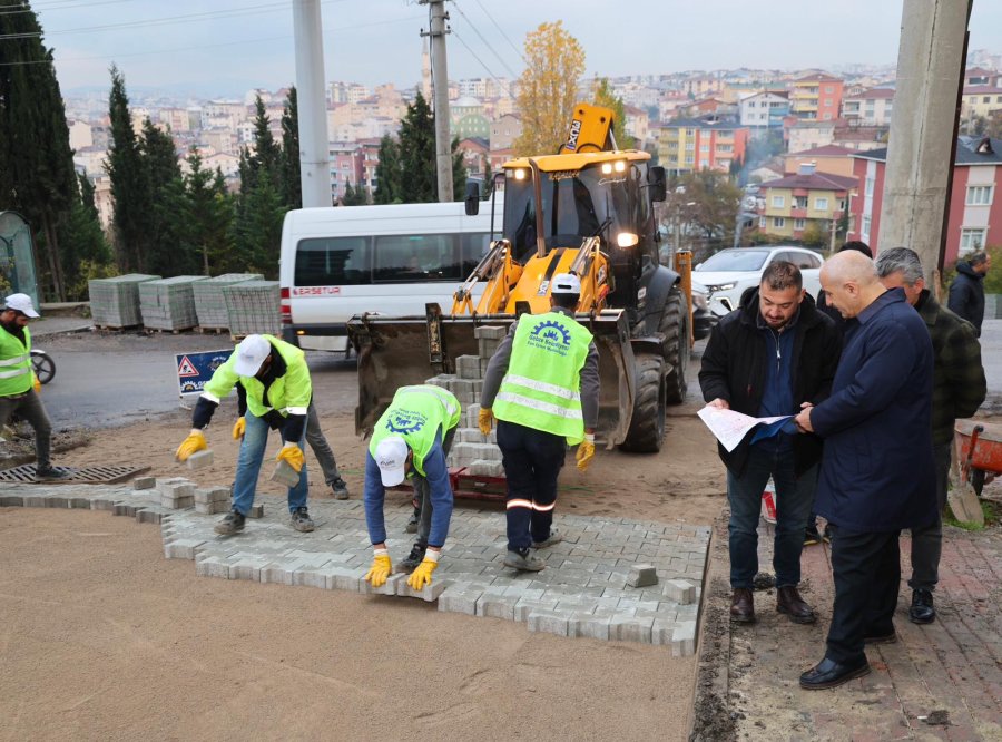 Başkan Büyükgöz Adem Yavuz Mahallesi’nde Üstyapı Çalışmalarını Yerinde İnceledi