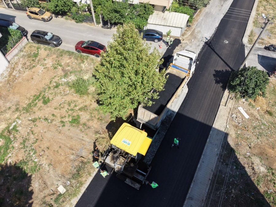 Gebze Belediyesi Asfalt Serim Çalışmalarına Devam Ediyor