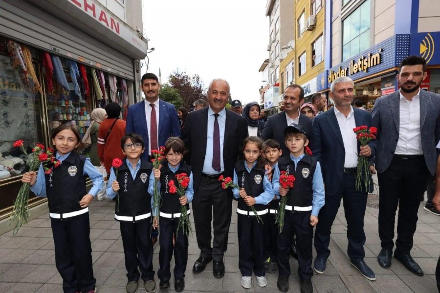 Başkan Büyükgöz Minik Zabıtalarla Denetim Turunda