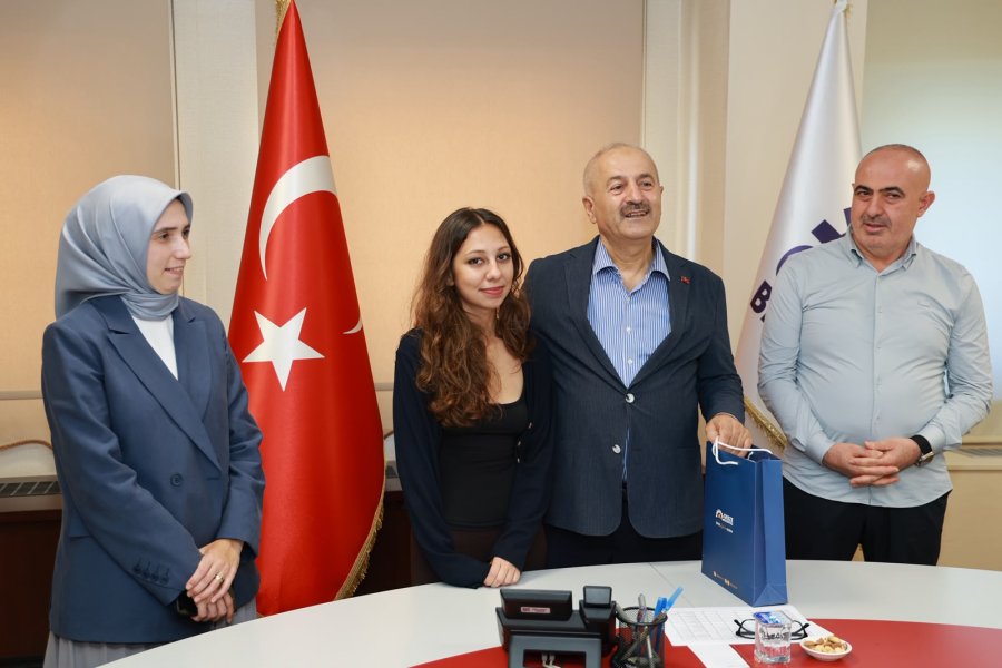 Başkan Büyükgöz, Gebze’nin YKS Şampiyonlarını Ağırladı
