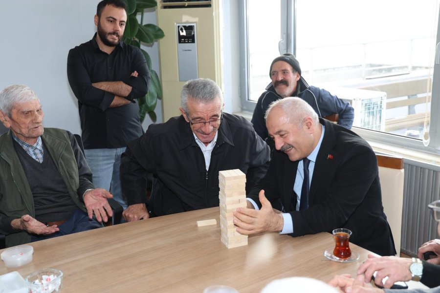 Başkan Büyükgöz, Barış Mahallesi’nde Huzurevi Sakinleriyle Bir Araya Geldi