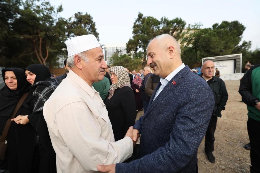 Başkan Büyükgöz Hacı Adaylarını Uğurladı