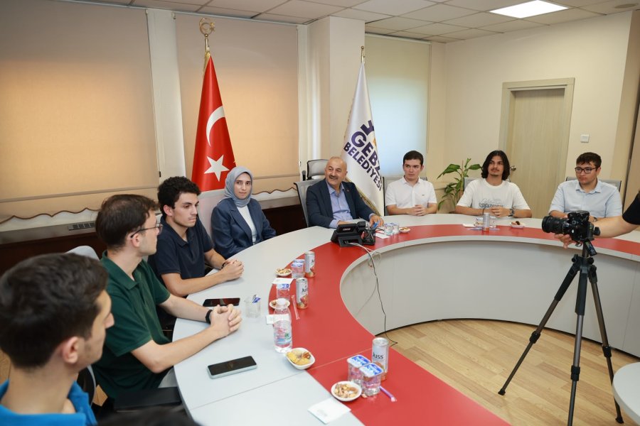 Başkan Büyükgöz, Gebze’nin YKS Şampiyonlarını Ağırladı