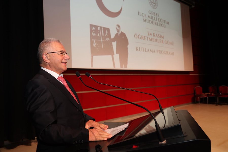 GEBZE’DE ÖĞRETMENLER GÜNÜ COŞKUSU