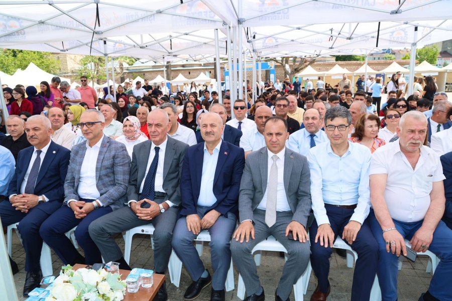 Gebze’de Mesleki Eğitim Tanıtım ve İstihdam Fuarı Açıldı