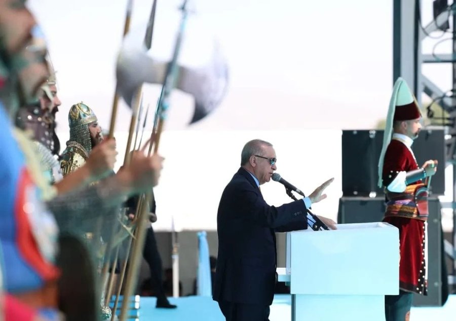 Başkan Büyükgöz, Malazgirt Zaferi’nin 954. Yıl Dönümü Kutlamalarına Katıldı