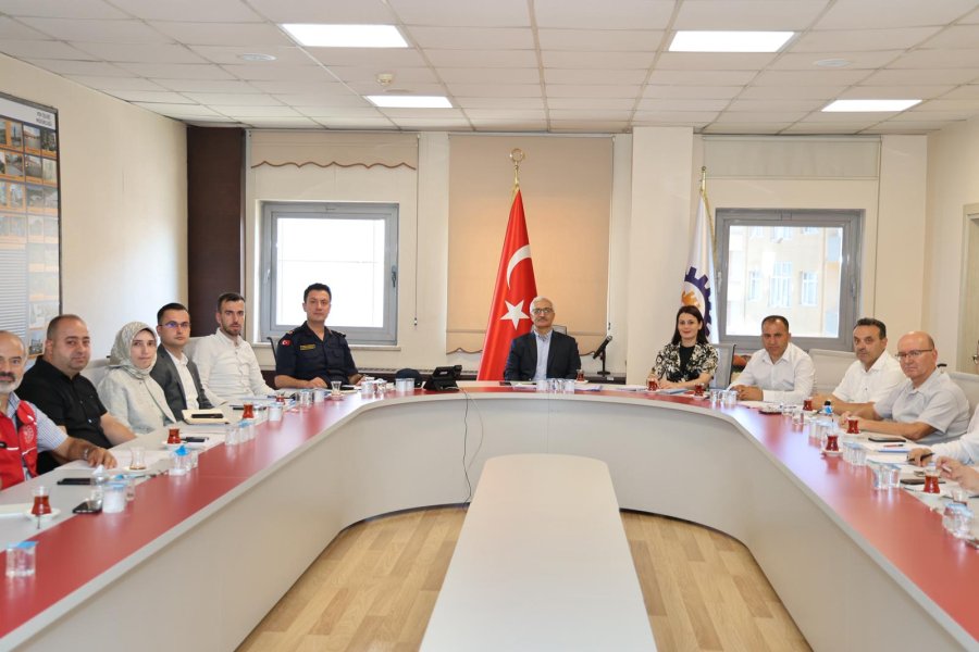 Kaymakam Özyiğit Kurum Müdürlerini Topladı