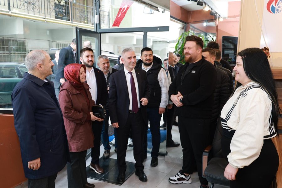 Beş Başkan Şehit Numan Dede Caddesi Esnafıyla Buluştu