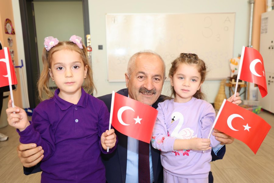 Başkan Büyükgöz Okulları Ziyaret Etti